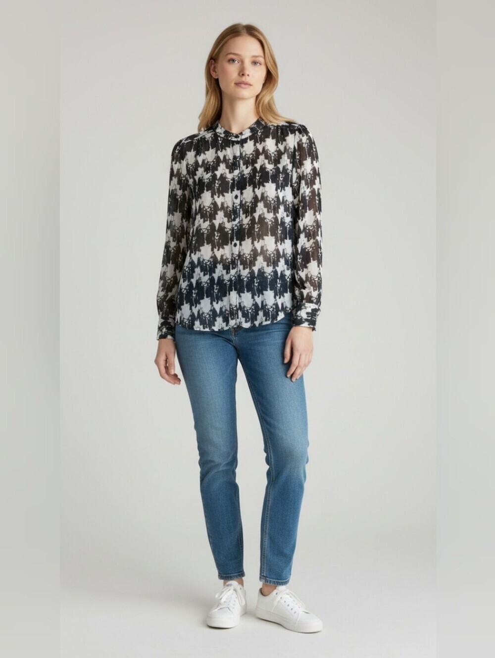 Banana Republic Black & White Printed Button-Up Blouse